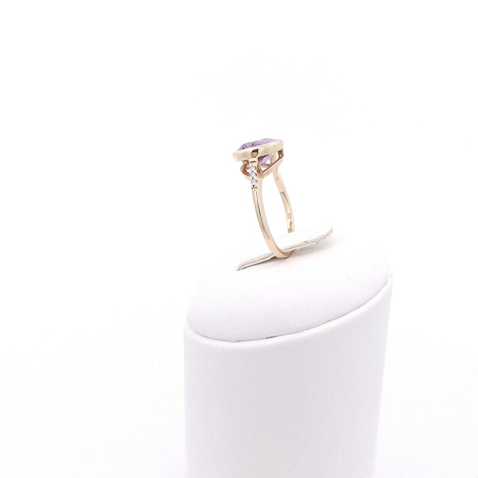 Gelbgoldring mit Amethyst und Brillanten