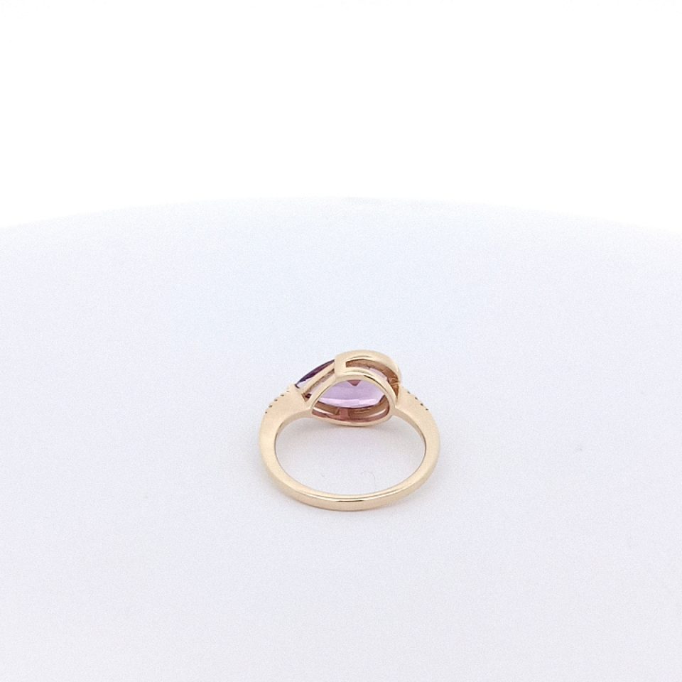 Gelbgoldring mit Amethyst und Brillanten