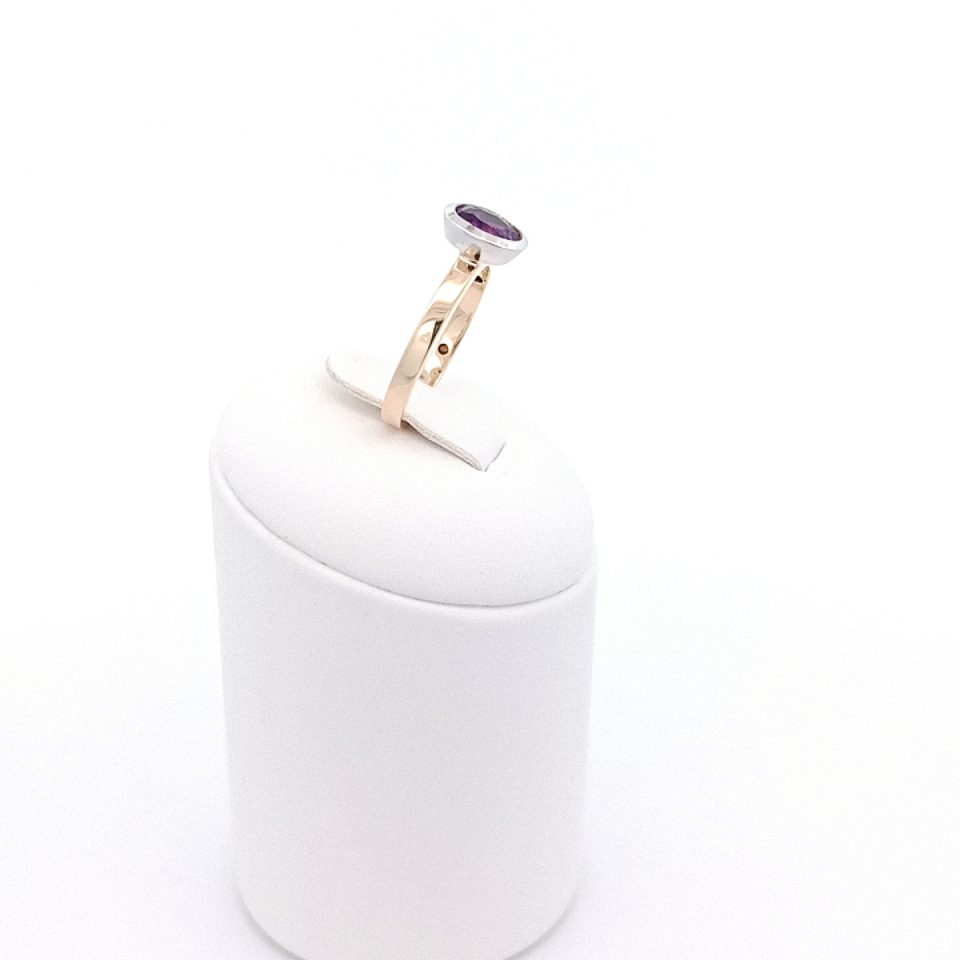 Gelbgoldring mit Weißgold und Amethyst