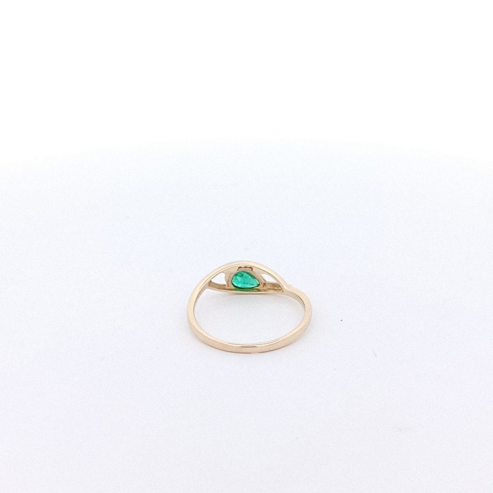 Gelbgoldring mit Smaragd und Brillanten