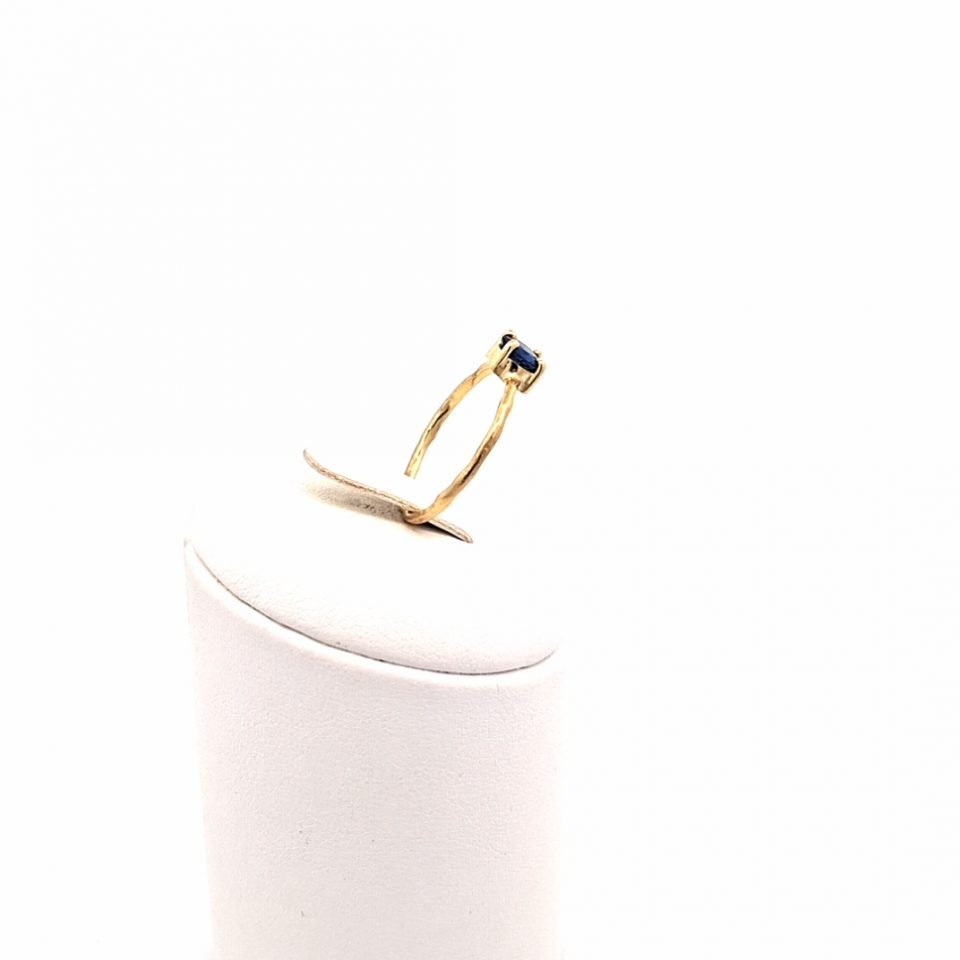 Gelbgold Ring mit Saphir 14 Karat, Eigenanfertigung